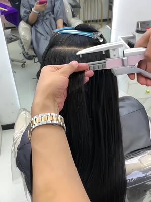 This New amazing methods of 6d hair extensions !!!👍👍👍All hair are human hair, can be reused , restyled again ❤Do you want to try? Hair, Machine, Clips all are available from us. ....#tapeinextensions #hairextensions #6dtool #tapehair #balayagespecialist #itipextensions #hairinspo #handtiedhair #6d2hair #hairoftheweek #unitehair #keratinextensions #6dhairextensions #tapeinhairextensions #tapeins #hairextensionsalon #clipinextensions #handtiedwefts #behindthechair #6dhairextensionmachine #us