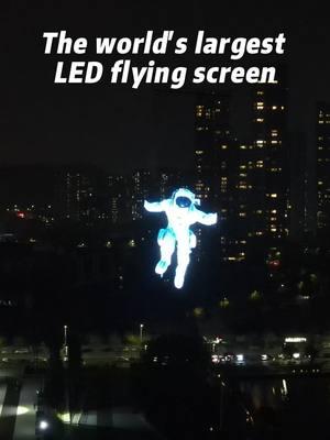 World premiere, the world's largest flying screen #ledmeshscreen #uav #FlyingLEDDisplay #FlyingLEDMesh #flyingled #airdisplay #skyscreen #skydisplay #flyingscreen 