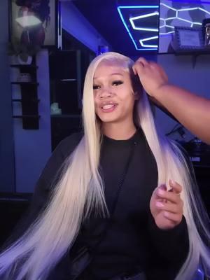 Blonde season is here! @Madison Denise 👱🏾‍♀️✨#arabellahair #30inchwig #blondewig #hairstylingvideo #tiktokwigtok 