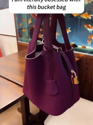 The perfect bag for everything #bucketbag #leatherbag #leatherpurse #purse #bag #handbag #handbags #shoulderbag  #whatsinmybag #whatsinmypurse #cute #toocute  #fashion #viral #bagessentials #bagcollection #bags #christmas #TikTokShop #giftideas #fall #gift  #tiktokshopfinds #winterfashion #christmas2024  #paidpartnership #shopping #giftsforher  #treatyourself #spotlightfinds #newyearnewaura  #fashionlook #tiktokshoplastchance 