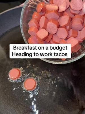 #breakfast #breakfastideas #breakfastrecipes #huevos #hotdogs #mexicantiktok #hispanictiktok #mexicanfood #mexican #mexico🇲🇽 #budgetmeals #cooksoftiktok 