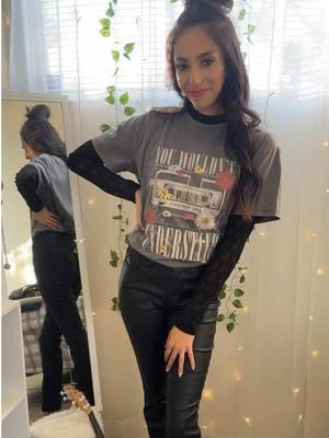 This just in: fresh ‘fits inspired by old-school hits! #discovermaurices #graphics #graphictees #new #newarrivals #need #shopwithme #stylist #style #winter #fashion #styling  🎥| @Yazayra Rodriguez 