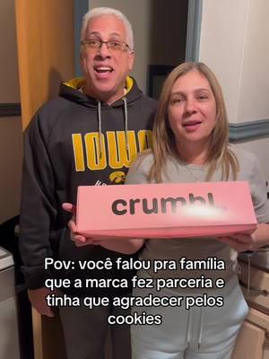 Quando eles viram, foi o resto da noite a gente fazendo xixi de tanto rir do resultado final 😂 #morandonosestadosunidos #crumblecookie #crumblecookies #euamocookie #euamocookies #morandonoseua #trolagem 