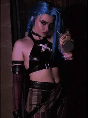 JINX IS FINALLY HEREEE💙🩷 #jinx #jinxarcane #jinxcosplay #jinxleagueoflegends #arcane #arcanecosplay #arcaneleagueoflegends #leagueoflegends #cosplay #viral #fyp #chlorenaycos