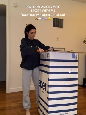 Considering this my workout of the day 😅 mattress is from @Casper !! #mattress #boxmattress #unboxing #casper #caspermattress #moving #movingin #unpacking #bed 