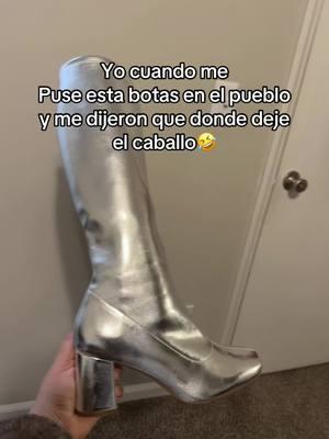 No saben de moda 🤣 #Tikto #video #entretenimiento #Diversion #Risas #Moda #Belleza #Estilo #Tendencia #Maquillaje #Fashion #style #trendy #botas #calzado 