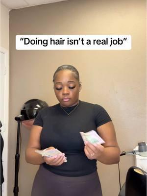 Everyone always ask me why did i leave the army too do hair…. I just lol #rockyyjoellecosmetics #rockyydidit #cosmogirl #killeentx #harkerheightstx #bookme #fthoodtx #hairstylist 