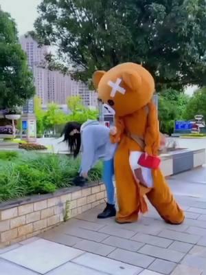 Funny bear video P64 #bear #gau #troll #viral #humor #fun #prank #omg #amazing #trollbear #funnybear #gaulaythanhgaulieu