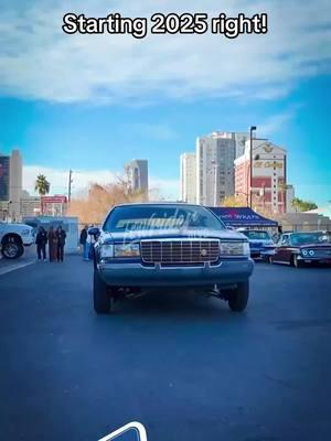 Happy New Year everyone! 🙌🏼 . #lasvegaslowriders #lowriderblvd #cruising #lowridermagazine #hoppers #lasvegas #ladylowrider #sincitycalles #foryou #fyp #impala #lowrider #lvrawmagazine #lowriderlifestyle #originallowrider #lowrideraddicts 