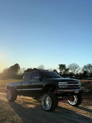 Shawty dusty😁 #kg1forged #26x16 #furytires #outlaw #fypシ゚viral #squattedtruck #bigleana #fypage #bannem #trending #roundbodyking👑 #kg1s #tcs #bagged #bestsquat #virginia #exclusiveleanin #baggedtrucks #roundbodychevy 