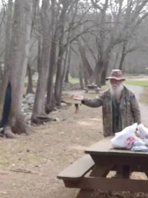 This man goes to the park every day & feeds birds & squirrels from his hand. #blairsville #ga #meekspark #beautiful 