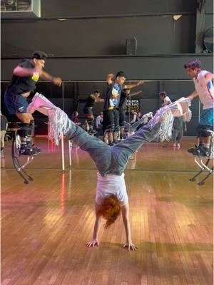 Rehearsal for the New Years Day Rose Parade with Impacto Extremo. They wouldn’t let me walk on my hands sadly.  #handstand #stunts #jumping #stilts #backflip #kiesza #electronicmusic #dancemusic #rehearsal #circus #partytrick 