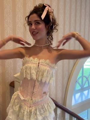 Exquisite girlish corset, gentle lace brings out the girl's beauty!  💕Bloom in Coral Island Corset  cr mia #lacemade #vintagestyle  #winteroutfit #girlyoutfit #winterstyle  #corset  #vintageoutfit #girloutfit  #modernvintage #rococo