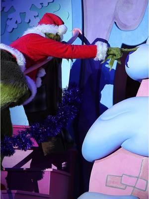 Replying to @magicaladventureswithsar but if Santa could do it… #u#universalgrincht#thegrinchg#grinchmasu#universalstudiosi#islandsofadventureorlandogrinch 