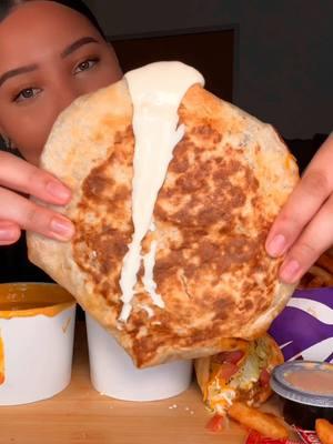 taco bell ASMR 💜🌮🌯 their drive thru hates to see me coming😭🤣 #tacobell #asmr #mukbang #grilledcheeseburrito #crunchwrap #tacos #nachocheese #sourcream #eating #eatwithme #whattoeat #satisfying #crunchy @tacobell 