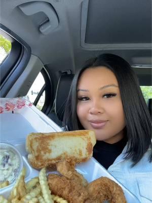 Watch the whole thing to see my full reaction 😂😂😂😂 CFA >>> Canes #raisingcanesmukbang #raisingcanes #raisingcanessauce #chicfilatiktok #mukbang #eatingraisingcanes #asmr #mukbangshow #mukbangvideo #eatingsounds #canessauce #caneschicken #canesmukbang #chickenmukbang #raisingcanesreview 