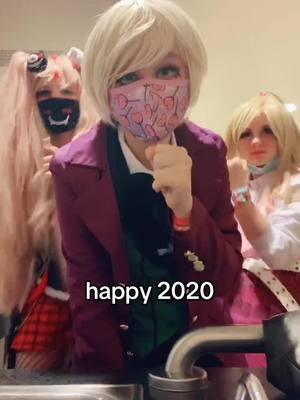 featuring an ANCIENT draft #2020#aloistrancy#junkoenoshima#kaedeakamatsu#blackbutlercosplay#danganronpacosplay#danganronpa#junkoenoshimacosplay#aloistrancycosplay 