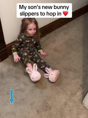 #msrachel #msrachelsongforlittes #hoplittlebunnyhophophop #bunnyslippers #boyscanhavelonghairtoo #boyscanlikepink #pinkbunnyslippers #toddler #toddlertok #msrachelforthewin #autism #autismawareness #autismacceptance #houseslippers #kidsslippers #bunnies 