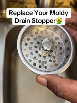 It’s time for a replacement! #kitchengadgets #tiktokshopcreatorpicks #kitchensinkcleaning #sinkstopper #KitchenHacks 