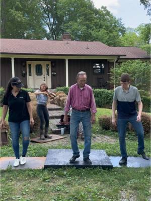 Love the way these traditions are passed from one generation to the next. That’s how we keep the spirit of the olden days 😌 #buckdance #clogging #flatfoot #oldtime #fiddle #banjo 