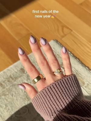 aura nails inspire by Pantone color of the year “mocha mousse” #nailsoftiktok #newyearnails #pantonecoloroftheyear #mochamousse #auranails 