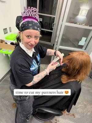 the only person to ever get the emily6artistry lap dance special  . . . . . . . #orlandohair #hairstylisthumor #suiteowner #happynewyear 