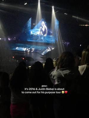 manifesting a tour in 2025 👀✨❤️ s/o my iPhone 5 for this camera quality  #justinbiebererastour #jb #justinbieberfan #purposetour #justinbieber #music #concert #jbmusic @Justin Bieber @Hailey Bieber 