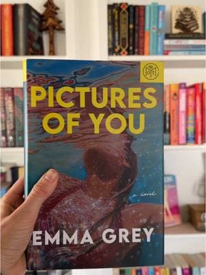 The first book I'm picking up in 2025 🤍 hoping it starts my reading year well  #picturesofyou #emmagrey 