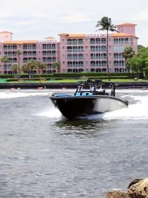 Another day of window shopping 🤣 #fyp #boat #centerconsole #yacht #florida #midnightexpress43 