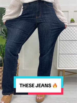 Straight leg jeans are everything 👏🏻 #shopmoco #mocoboutique #denim #jeans #judybluejeans #judyblue #judyblues #straightlegjeans #curvy #curvyfashion #plussize #plussizefashion #midsize #midsizefashion #judybluedenim 