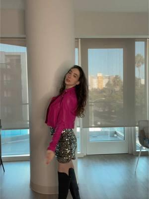 Hope everyone had a happy New Year’s Day! 🎆🎉🥰 #illbecleaningupbottleswithyou #newyearsdaytaylorswift #newyears2025 #sequinskirt #louboutinboots #pinkleatherjacket #fyp #foryou #influencer #sashaanne 