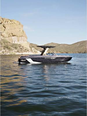 Tige Ultres >  #wakeboat #boating #boats 