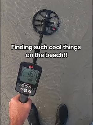 Finding such cool things on the beach while I was metal detecting in search of lost treasure digging around in the wet sand looking for what ppl have dropped and lost #metaldetecting #treasure #fyp 