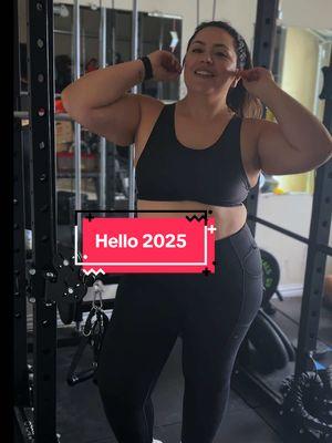 Gotta find my community for 2025 🤍🖤🤍🖤#GymTok #fitnesscommunity #momswholift 