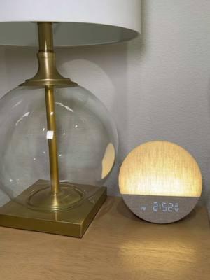 Attention moms… the alarm clock you didn’t know you needed! Literally a lifesaver! #TikTokShop #tiktokshopfinds #alarmclock #sunrise #soundmachine #momlife #musthaves #nightlight #morningroutine #fyp 