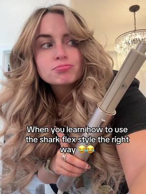 And this is why the shark flex style is superior 😂😂 #shark #sharkflexstyle #sharkflexstylecurls #sharkflexstyletutorial #hairtok #hairfinds #fyp #tiktokmaddmebuyit 