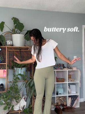 BUTTER. 🤭💛 (i wear a size M) #butterysoft #softleggings #flareleggins #yogapants #longpants #comfyoutfit #comfystyle #esoft 