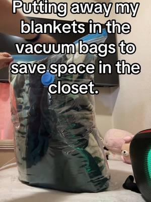 Putting away my blankets in the vacuum bags to save space in the closet #vacuumbags #blankets #savespace #vacuum #TikTokShop #tiktokmademebuyit 