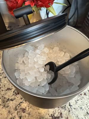 This vacuum insulated stainless steel ice bucket is the perfect companion to my nugget ice machine. When my ice machine is full, I transfer the ice to this ice bucket and it stays frozen all day. #simplymodern #icebucket #homebaressentials 