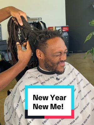 Seattle’s best go-to barber for fresh fades and ASMR vibes! As one of the best versatile Black ,Asian and Hispanic barber around, I’m here to bring you top-notch cuts and experiences. Tap the link in bio, to see why we’re the best barber shop in Seattle, Wa. New Year New Me! #Seattlebarber #haircuttransformation #haircuttutorial #menshaircut #barberlife #barbershop #dreadhead #dreadlocks #hairvideos #hairtok #taper #fade #lineup 