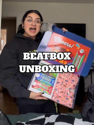 IN MY BEATBOX HOODIE TOOO🤣🤣 @BeatBox Beverages🧃 thanks 🥰 #pjs #pr #unboxing #cute #pjset 