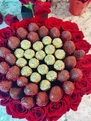 areglo de Flores con fresas con chocolate y Ferrero #detalles_que_enamoran #fresas #flores #chocolate #2025 #arizonatiktok 