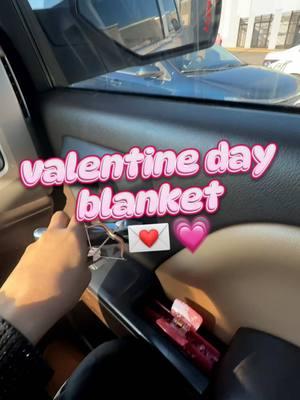 @Walmart stepping it up♥️🤭 cutest western valentines blanket 😻♥️ #gmcmuneca #walmart #western #westernstyle #valentinesdaygiftideas #walmartfinds #westernfinds #cowgirltok #vaquera #westernfashion 