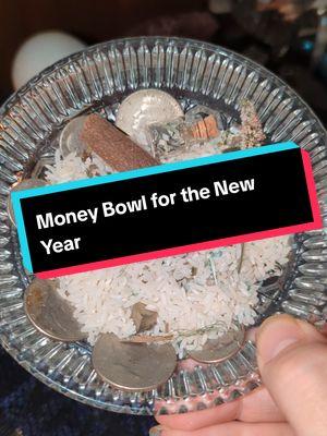 Let's Redo my Man's Money Bowl for the New Year #Witchtok #moneybowl #simplespell #thursday #witchcraft #money #magic #spellwork #witchesoftiktok 