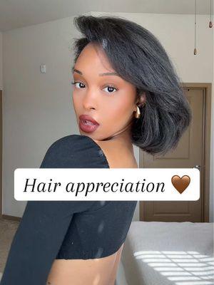 Hair appreciation post, because she’s cuteeee!  #hairgrowth #healthyhair #90sblowout #bobcut #mediumbob #90shairstyle #blackgirlbob #hairappreciation 