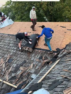 Recio #elvilla #foryoupage #fypシ゚viral #tips #work #usa🇺🇸 #roofing #roofing #construction #trabajo #fun #ruferos💯 #carpenter #roofer #rooferos #mexico #ecuador #quito 