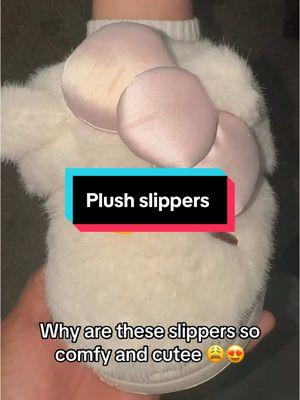 The comfiest slippers on the market 😍 #tiktokmarketplace #tiktokmademebuyit #TikTokShop #slippers #plushslippers 