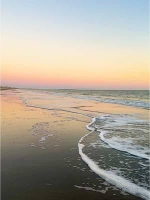 Chilly but beautiful 🫶🏼 #southportnc #oakislandnc #nccoast #nccoastallife #brunswickcountync #baldheadisland #northcarolina #nctravel #nccoast #beach #beachlife #beachvibes #safehaven #thesummeriturnedpretty #coastal #eastcoast #travel #northcarolinatravel #baldheadisland #southport #coastalgrandmother #yachtbasingetaway #airbnb #airbnbhost #superhost #vrbo #ncstays #eastcoast #coastalcarolina #beachliving 