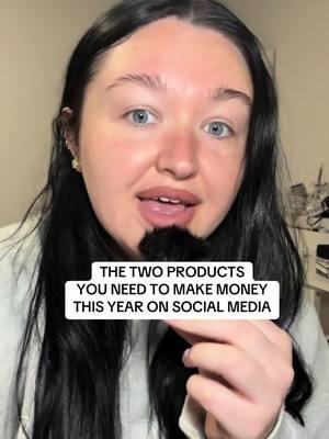 The products you need to be a successful content creator and make money online this year - a selfie light and the best wireless mics #contentcreatorhacks 