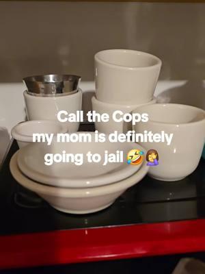 Mooommmmm you got some explaining to do! 🤣🤦‍♀️ #food #takeout #restaurant #stole #free #why #fyp #mom #funny 